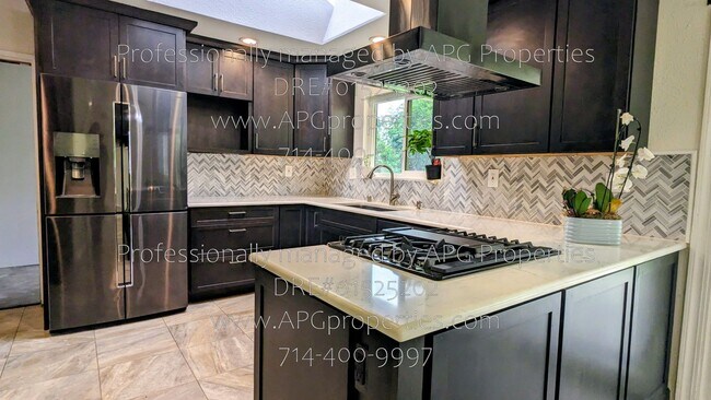 Building Photo - 15068 Mountain Spring St