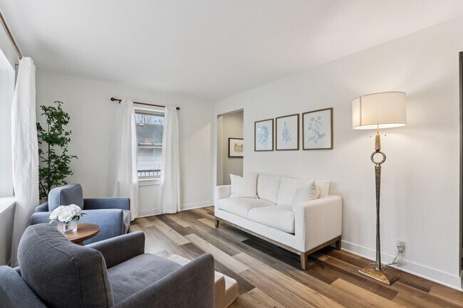 Building Photo - 6463 N Garden Grove Ln