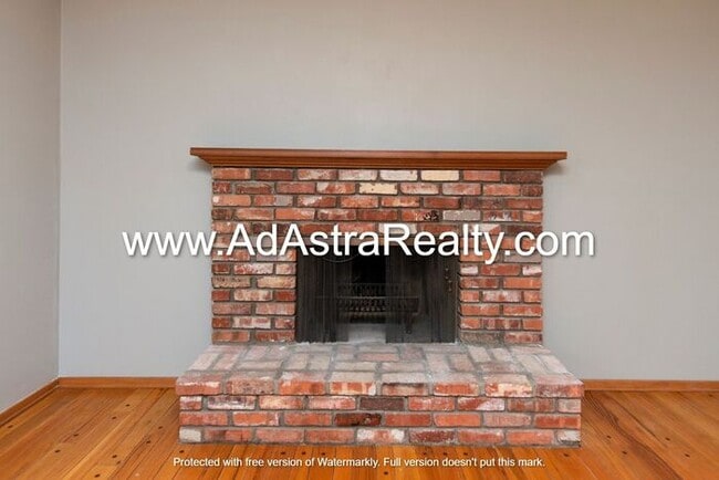 Building Photo - Beautiful Home in Blue Springs-Available NOW!!