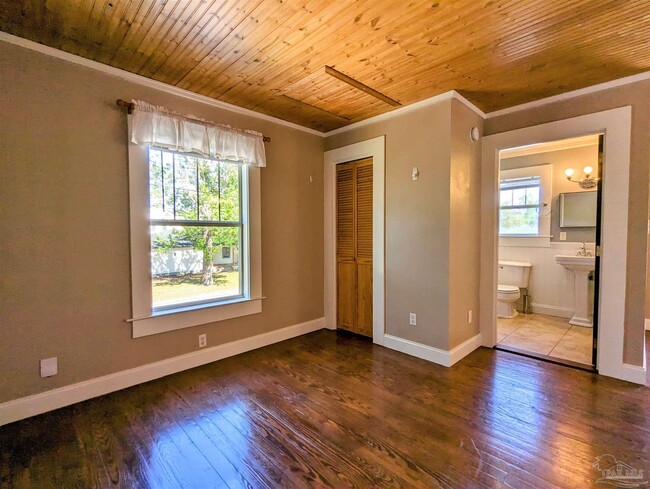 Building Photo - 1705 N 17th Ave
