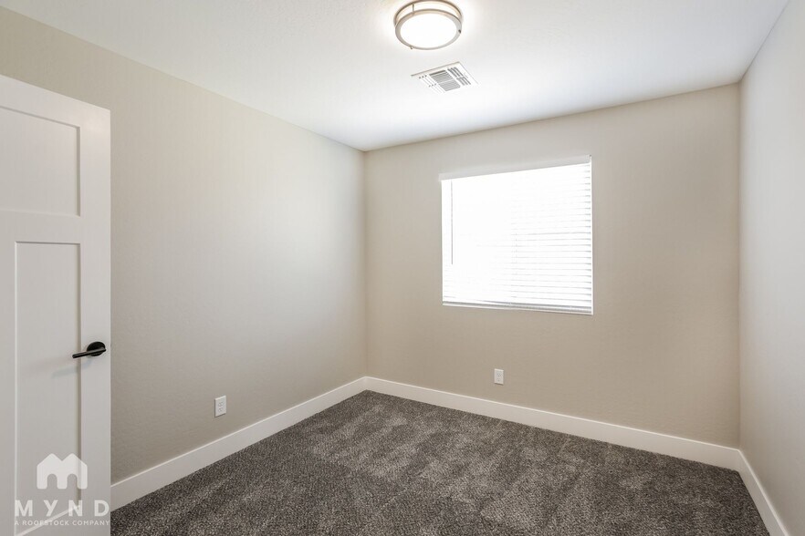Building Photo - 5108 S 23rd Ave