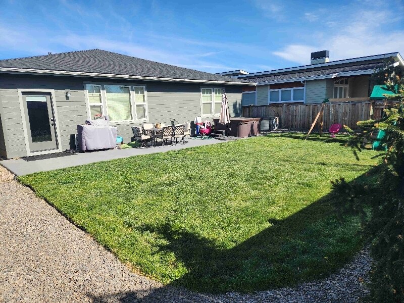 Building Photo - 629 NW Rimrock Dr