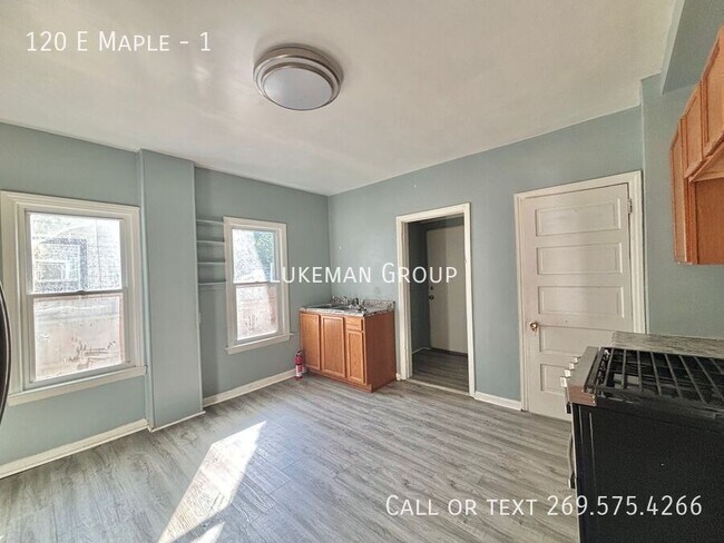 Building Photo - 120 E Maple-1