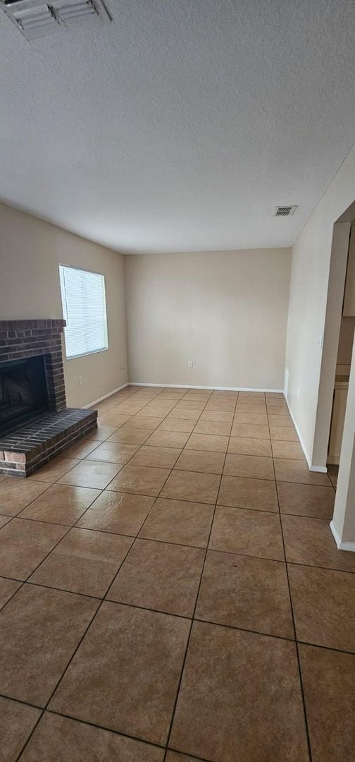 Building Photo - 907 Buttercup Dr
