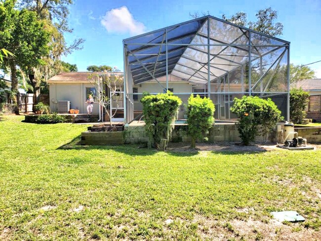 Building Photo - 216 Broadview Dr
