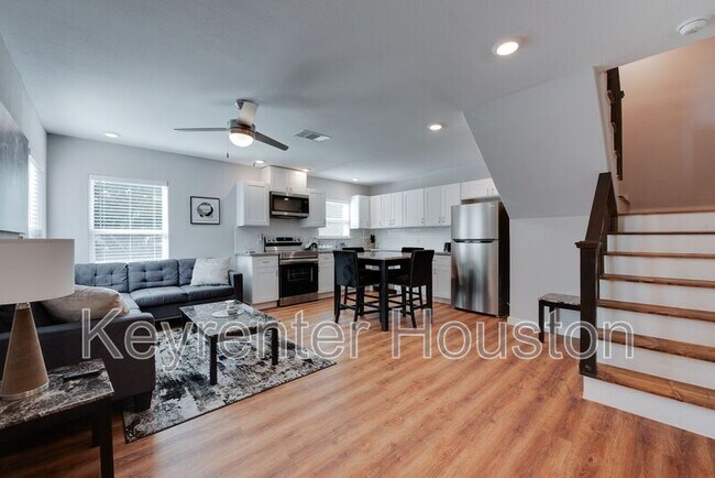 Building Photo - 7954 Sayers St