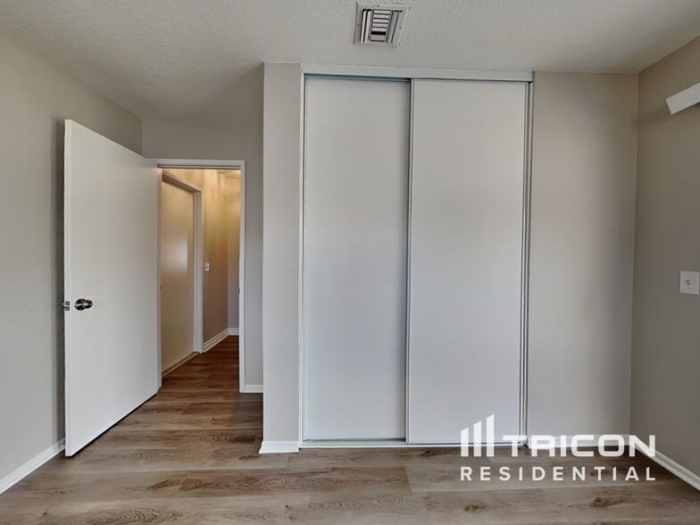 Building Photo - 1455 Paiute Ave