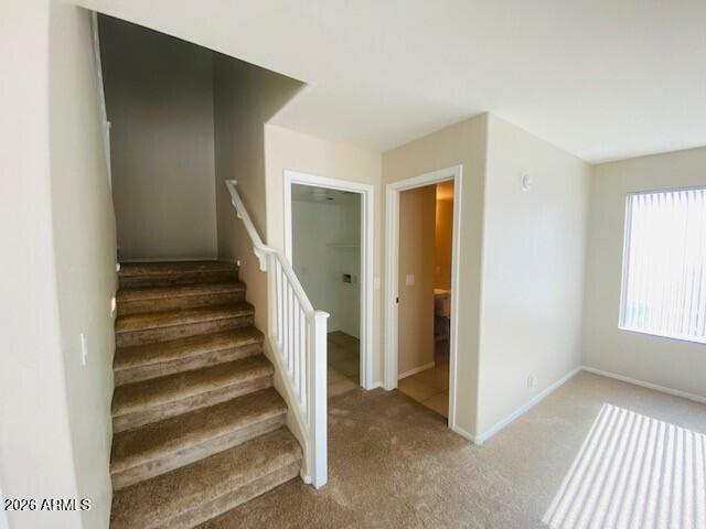 Building Photo - 426 S 111th Dr