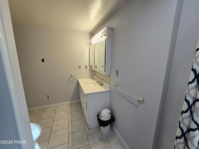 Building Photo - 106 Cottage St