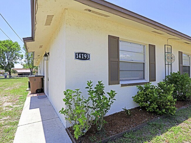 Primary Photo - Duplex Fort Myers 14193