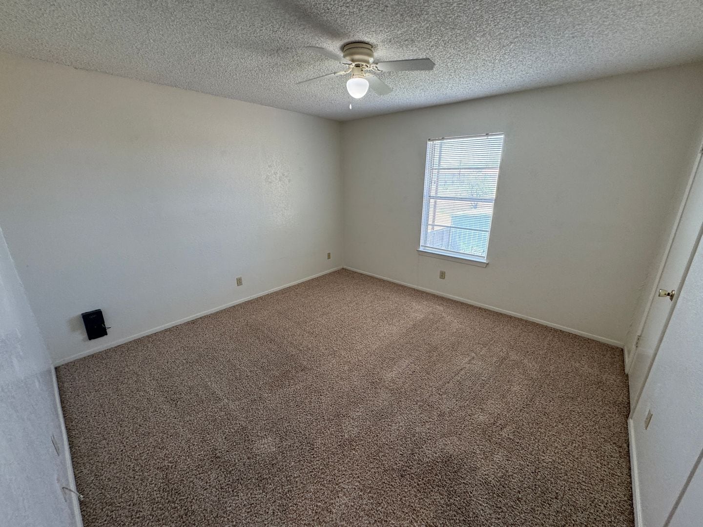 Building Photo - 1903 Cedarhill Dr