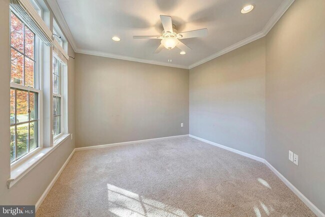 Building Photo - 43022 Spyder Pl