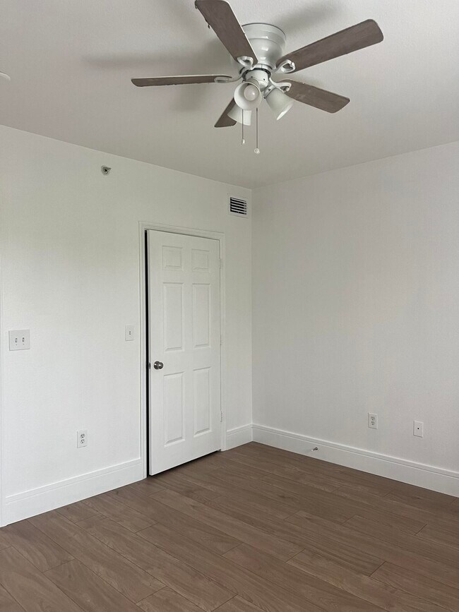 Building Photo - 6386 Emerald Dunes Dr