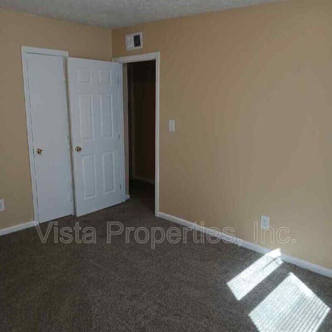Building Photo - 4119 Glen Hill Manor Dr