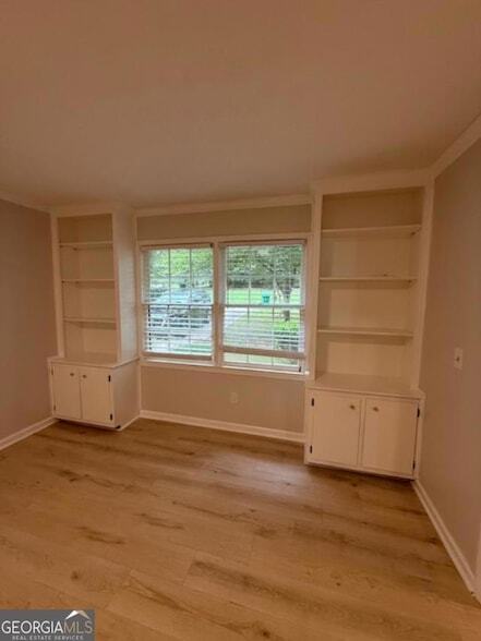 Building Photo - 977 Bramwell Ln