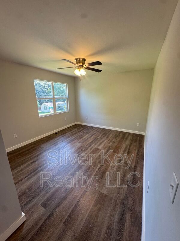 Building Photo - 1603 Hutsell Dr