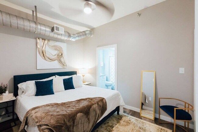 Building Photo - 117 Spring St