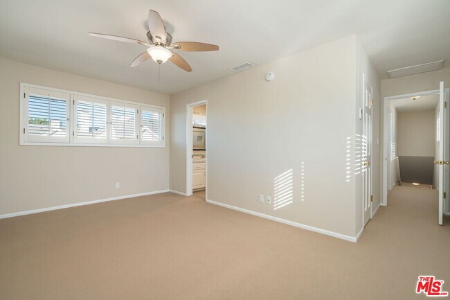 Building Photo - 14972 Camarosa Dr