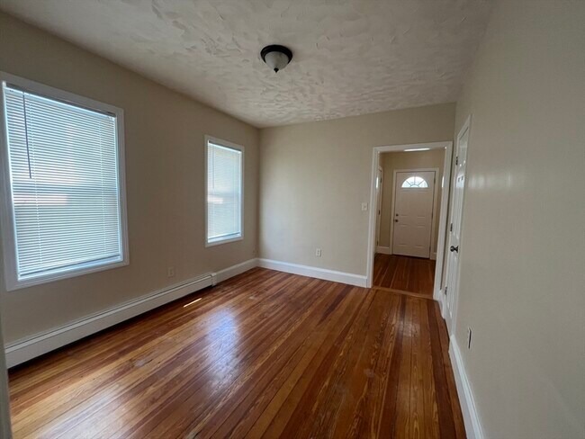 Building Photo - 12 Crowell St