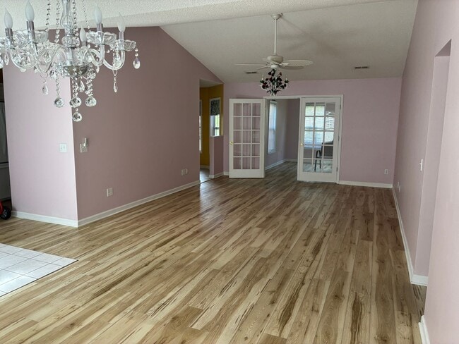 Building Photo - 3 Bedroom 2 Bath Home in Carolina Shores
