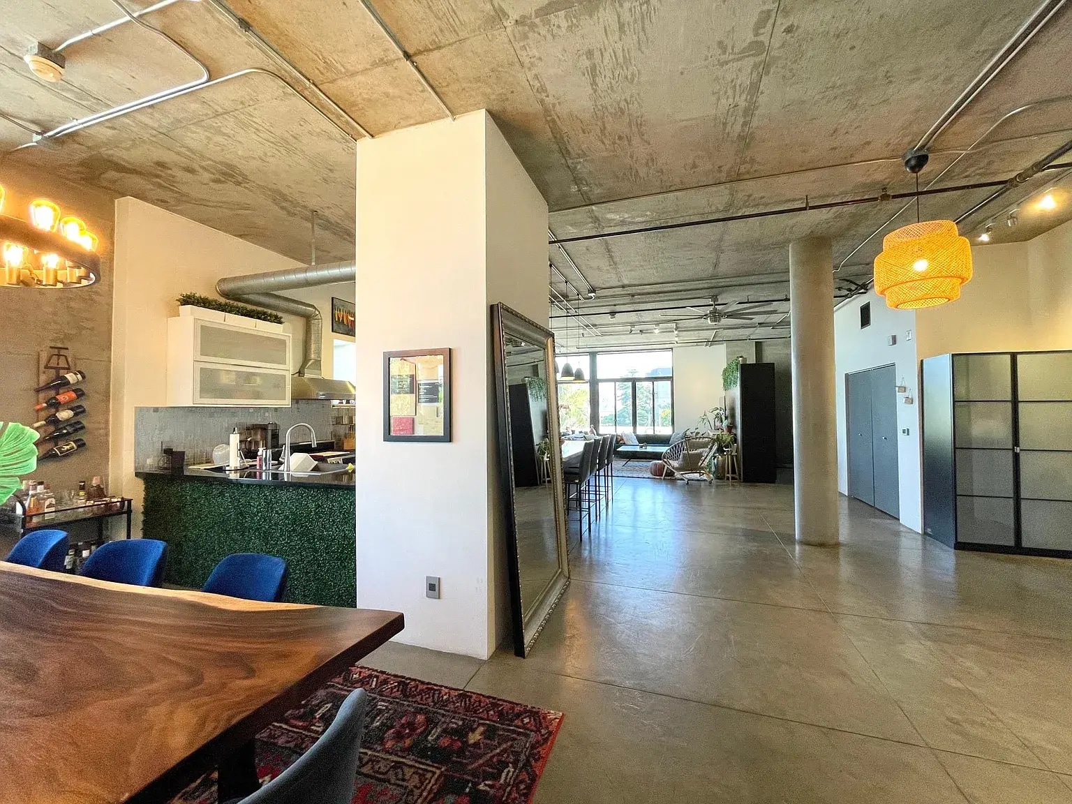 Entrance view - 835 Locust Ave