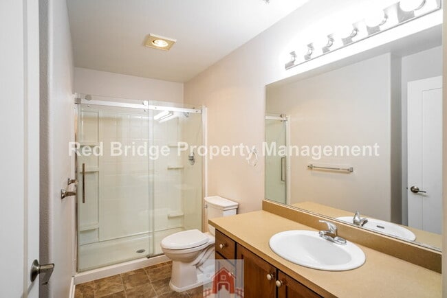 Building Photo - 15325 NW Central Dr