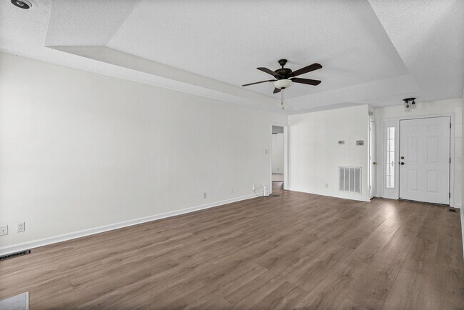 Building Photo - 409 Sandburg Dr