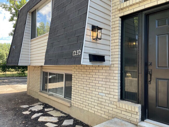 Building Photo - Beautifully Remodeled 2-Bedroom Duplex by Provo River Trail