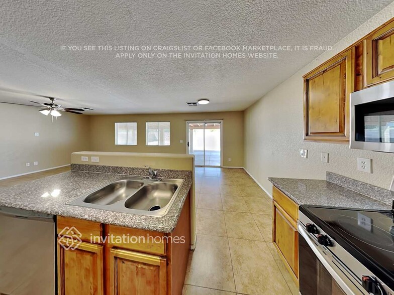 Building Photo - 5946 N 74th Dr