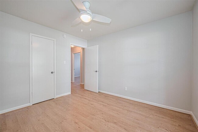 Building Photo - 2530 Bandelier Dr