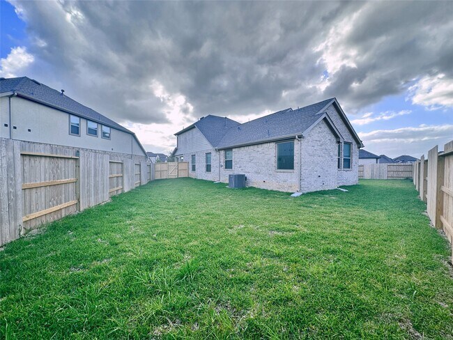 Building Photo - 967 Malibu Shr Ln