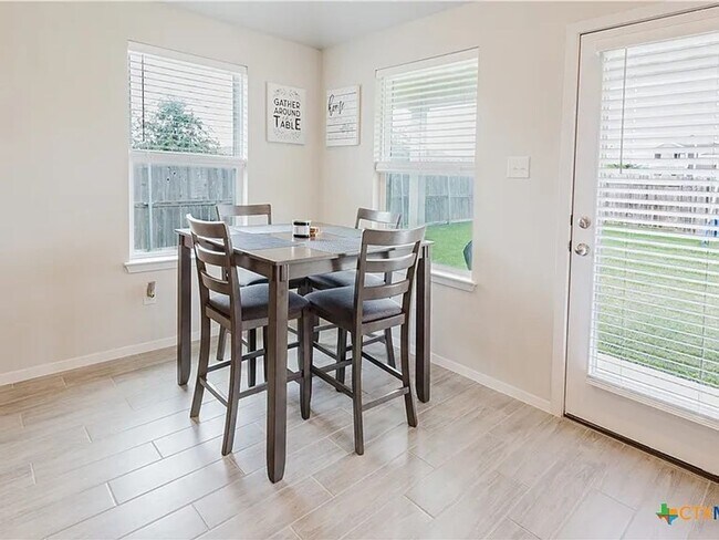 Building Photo - Single Family