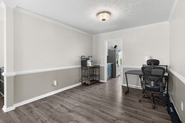 Building Photo - 1204 Palmerton Dr