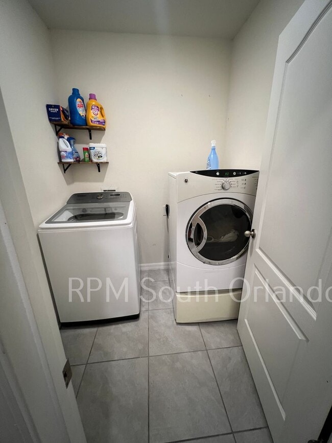 Building Photo - Beautiful 3-Bedroom Kissimmee Home – Great Location & Modern Build!