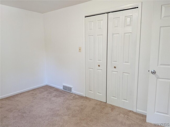 Building Photo - 253 Glenhaven Dr