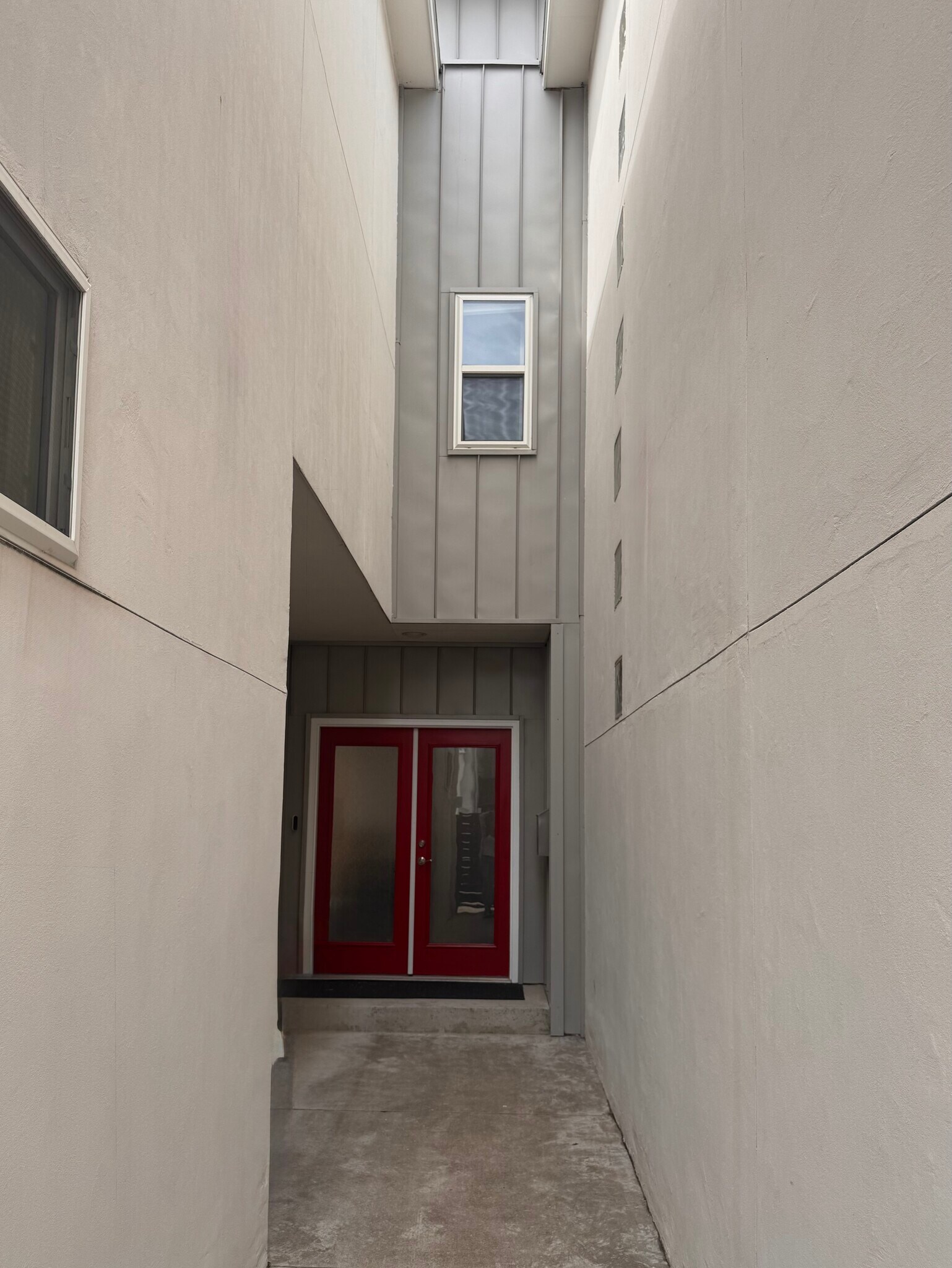 Building Photo - 1428 S Quincy Ave