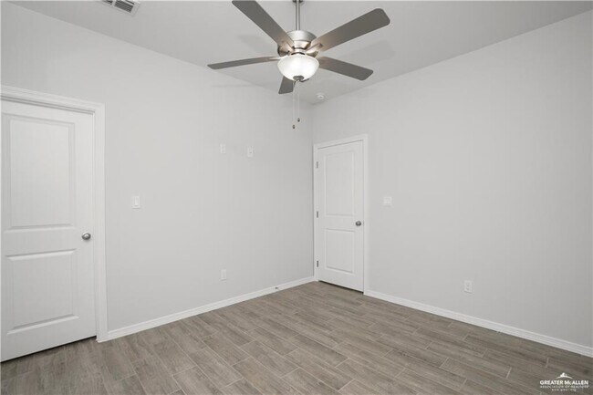 Building Photo - 33 Puffin Ave