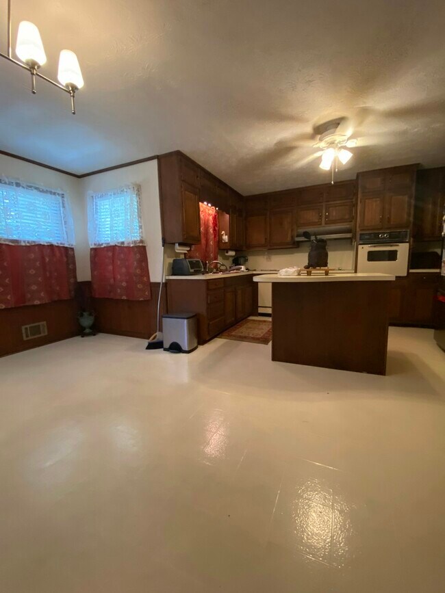 Building Photo - 1165 Vineyard Ct