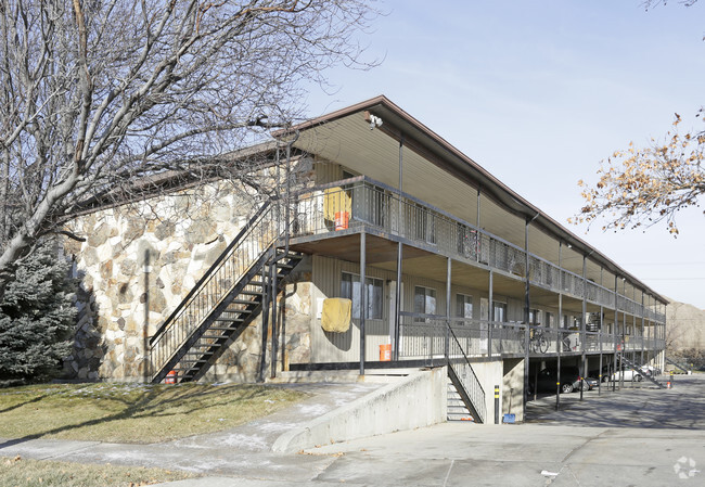 Primary Photo - Murray Place Apartments