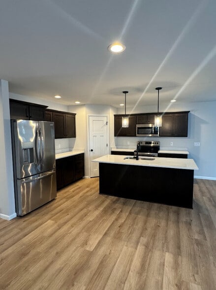 Building Photo - Reverie Rental Homes