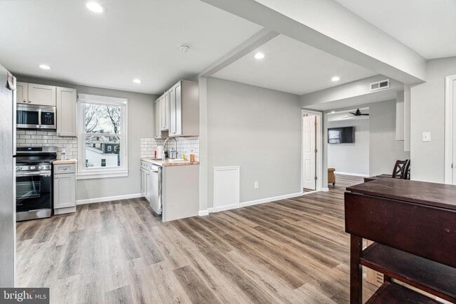 Building Photo - 625 Byberry Rd