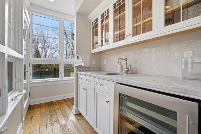 Building Photo - 556 Riversville Rd