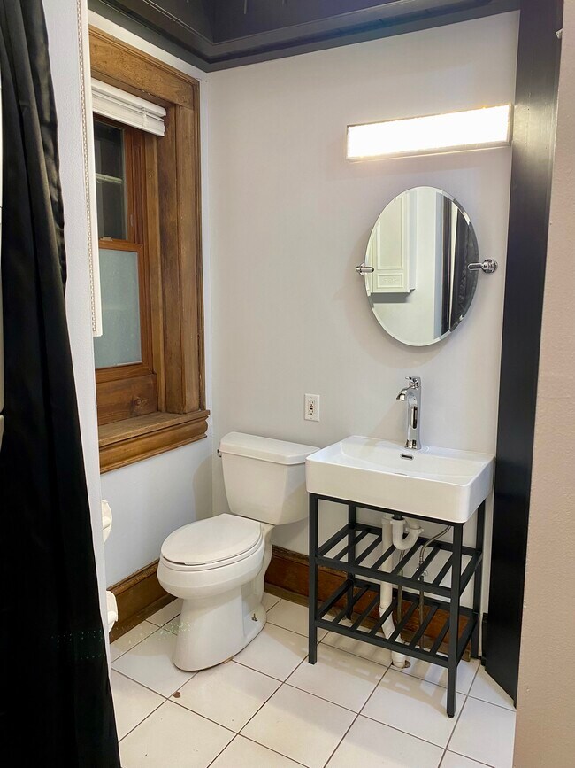 Building Photo - 780 Curfew St