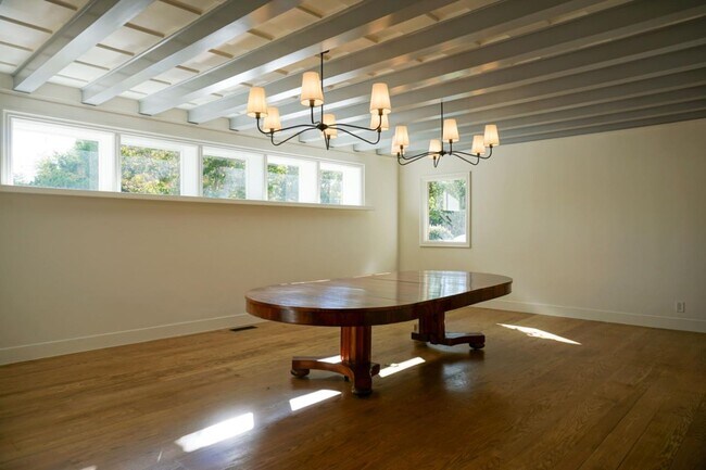 Building Photo - 30 Genevra Rd