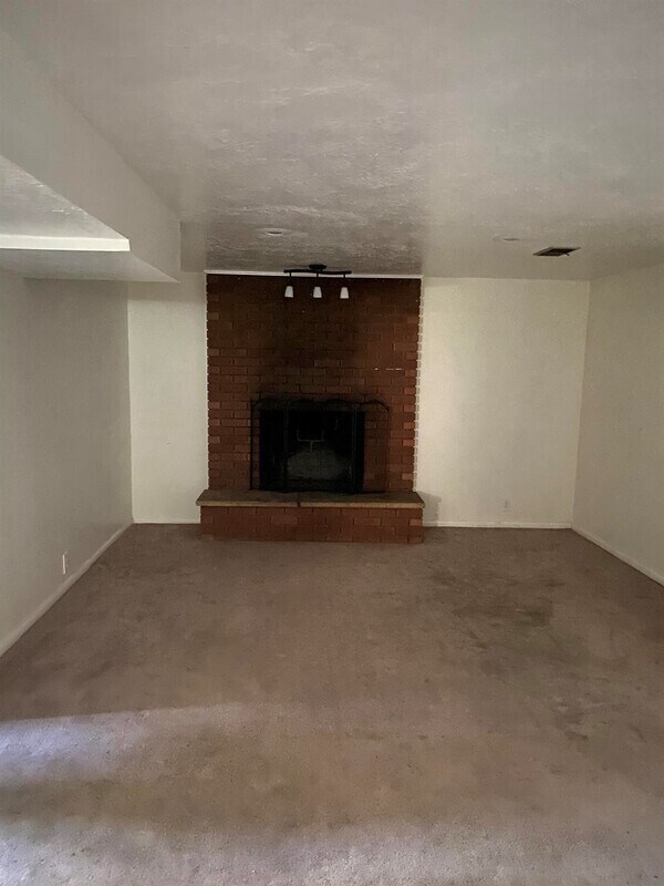 Building Photo - 524 W 700 S