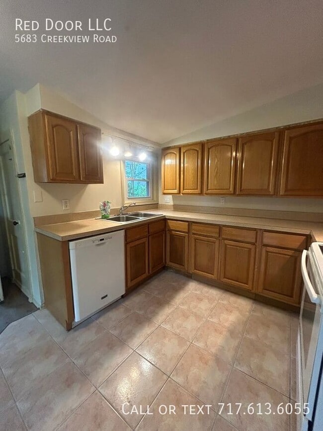 Building Photo - 5683 Creekview Rd