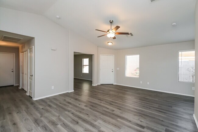 Building Photo - 4127 E Mica Rd