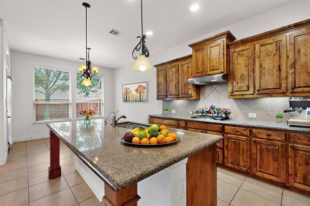 Building Photo - 16157 Meadow Spring Dr