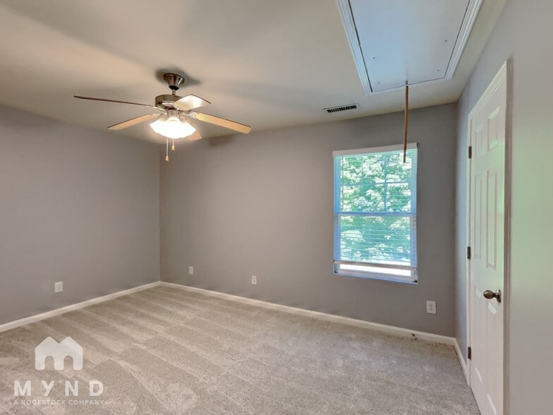 Building Photo - 909 Summer Storm Dr