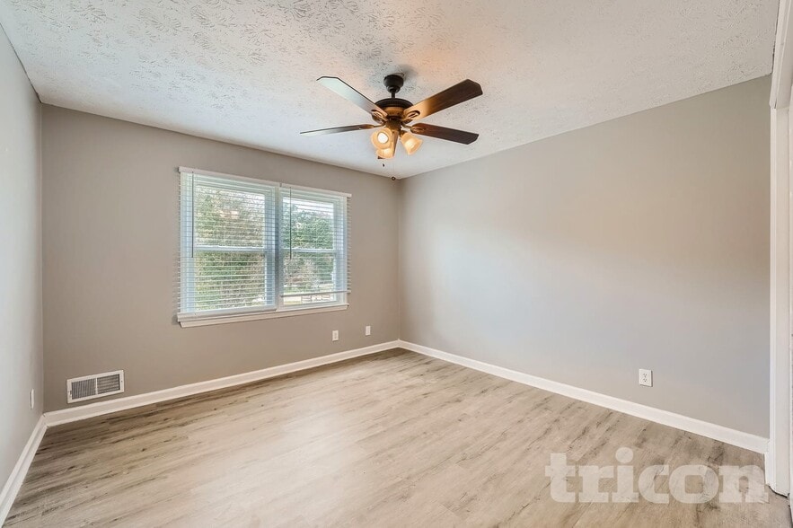 Building Photo - 105 Cook Ln